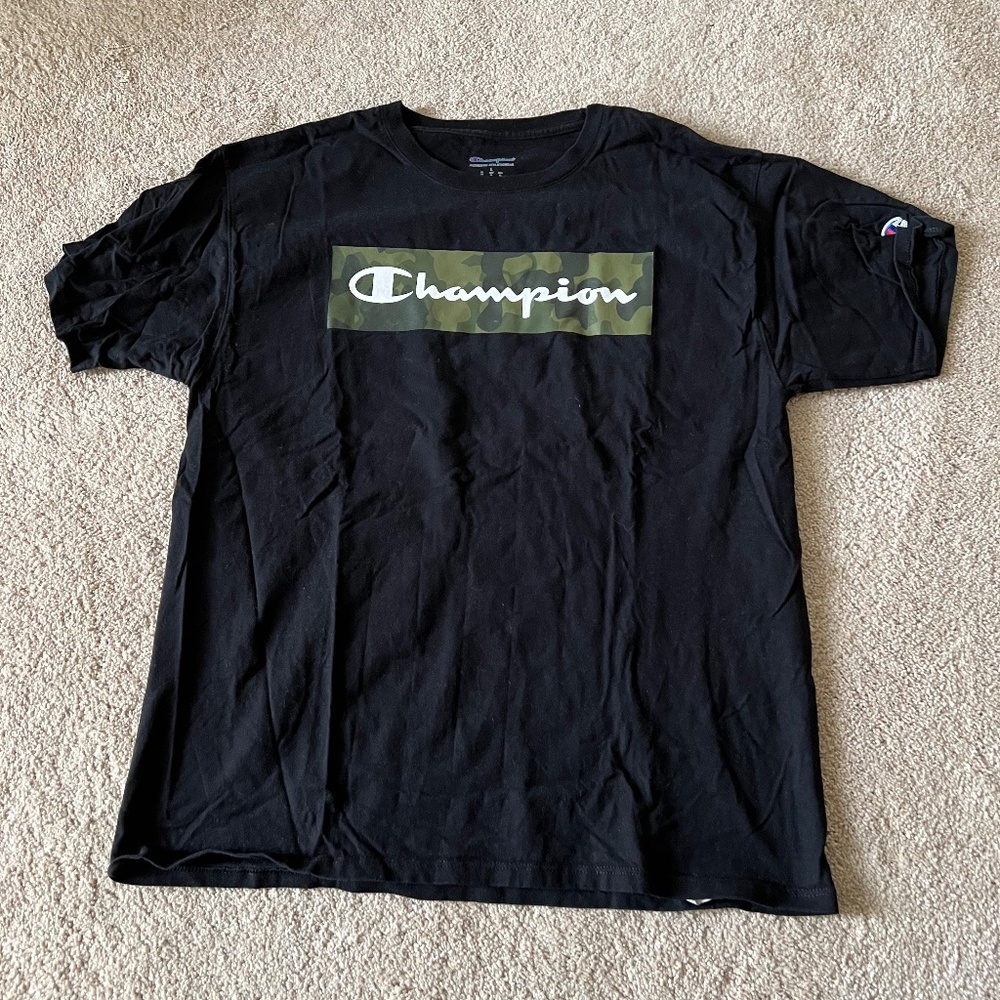 Champion mens large camo short sleeve logo tshirt